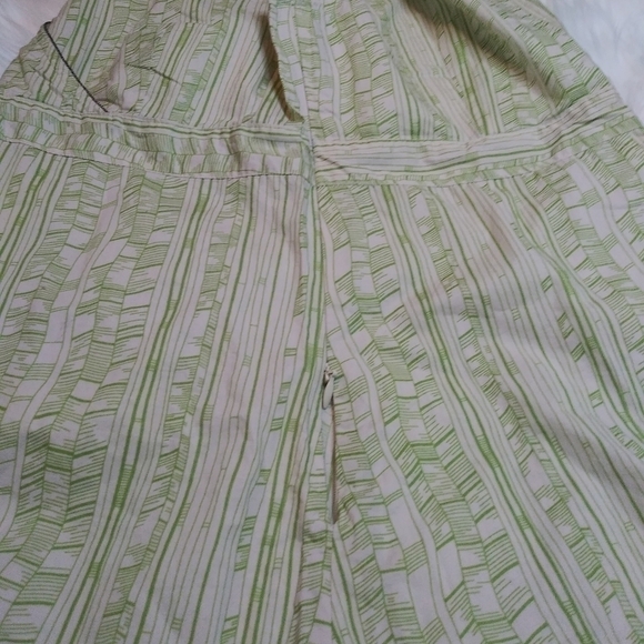 Old Navy Womans V-neck lighgreen sleveles … - Picture 14 of 15